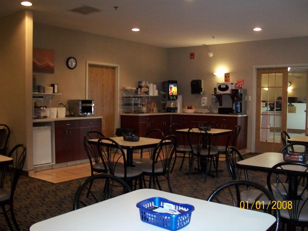 Days By Wyndham Moose Jaw